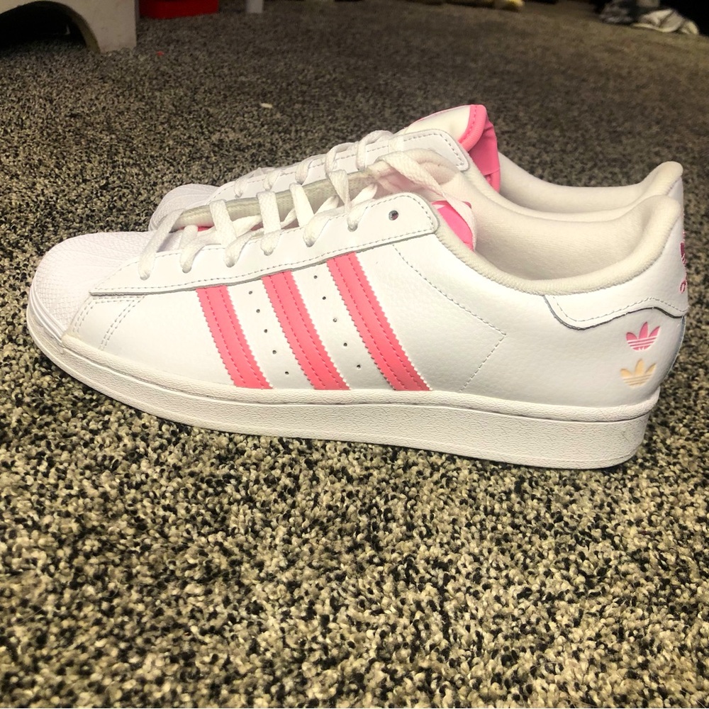 Adidas Originals Superstar “White Bliss Pink” NWOT, in excellent condition